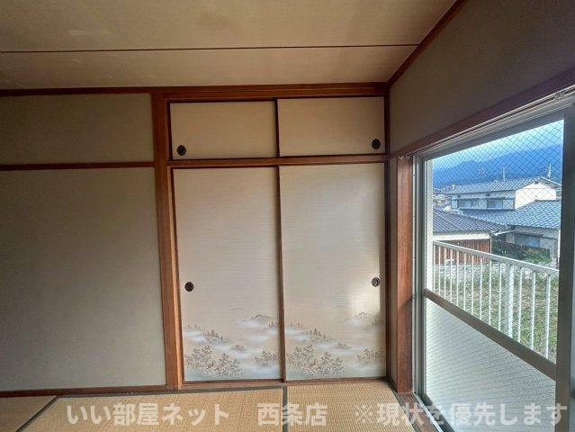 西条ロイヤルハイツの和室