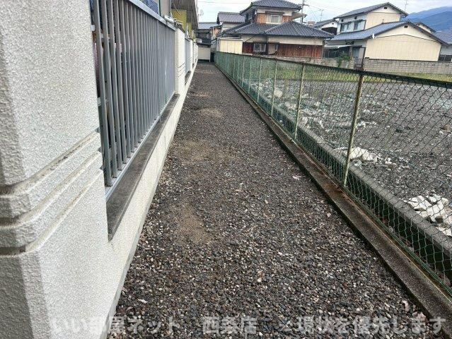 西条ロイヤルハイツの庭