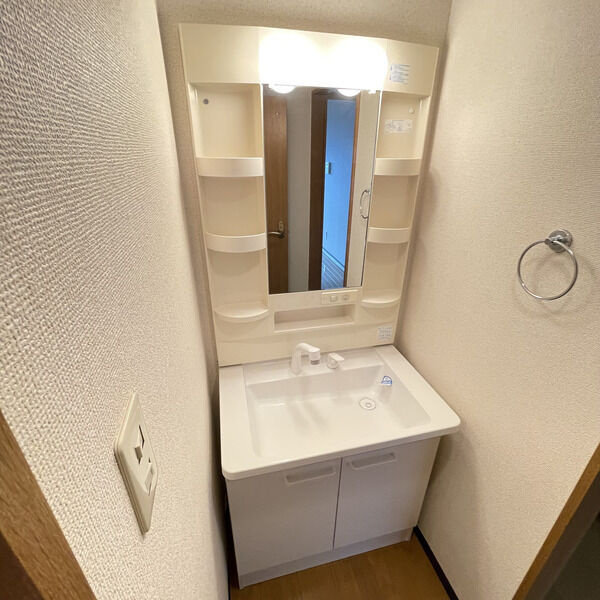 サン・エヴォリュエの独立洗面台