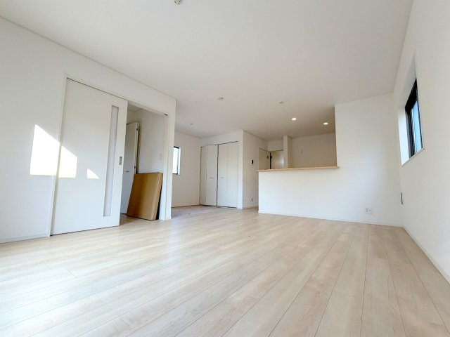 あきる野市牛沼全3棟　新築分譲の居間・リビング