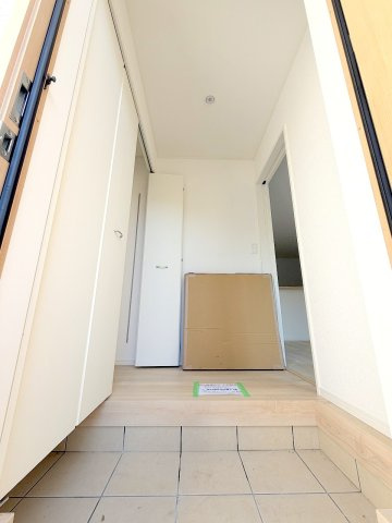 あきる野市牛沼全3棟　新築分譲の玄関