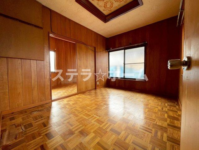 小松3 中古戸建の洋室|コンパクトで使いやすい洋室です