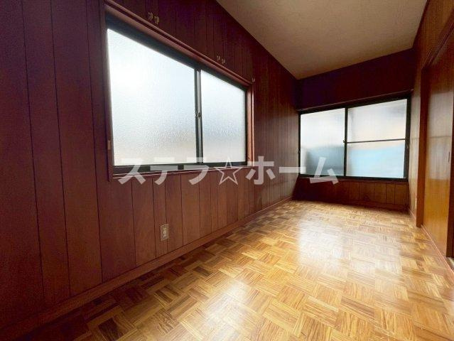小松3 中古戸建の洋室|ゆったりした洋室です