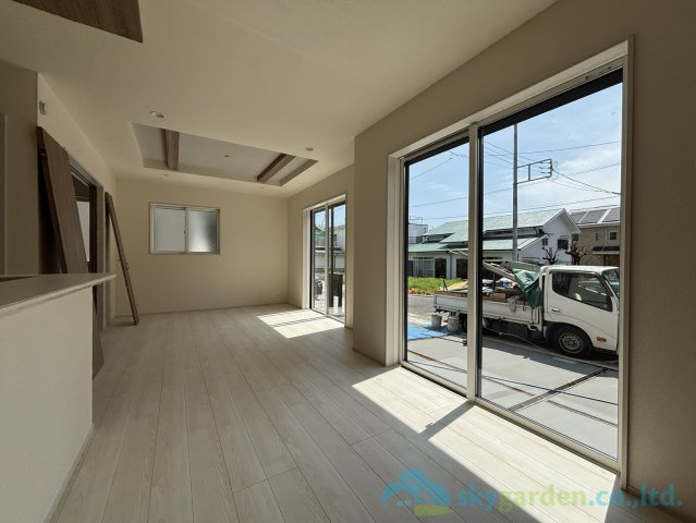 中郡二宮町二宮　新築戸建　全7棟4号棟の居間・リビング