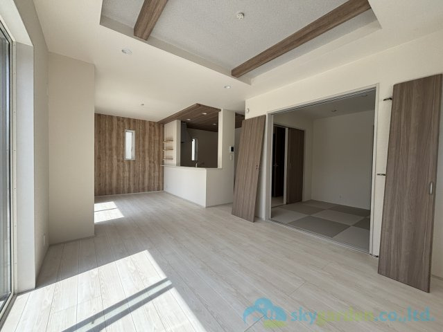 中郡二宮町二宮　新築戸建　全7棟4号棟の居間・リビング