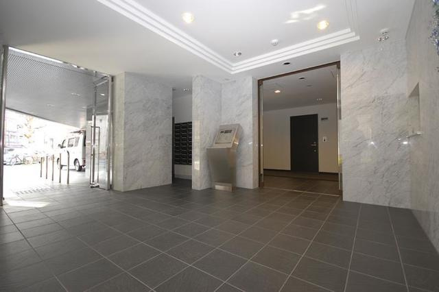 パークキューブ四谷三丁目のエントランス