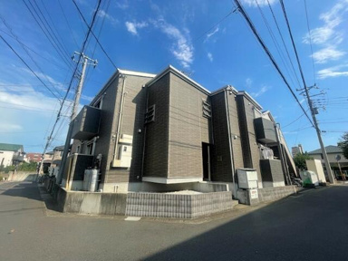 新八柱駅徒歩７分（５６０ｍ）