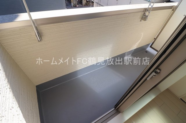 東大阪市森河内東２丁目のアパートのバルコニー