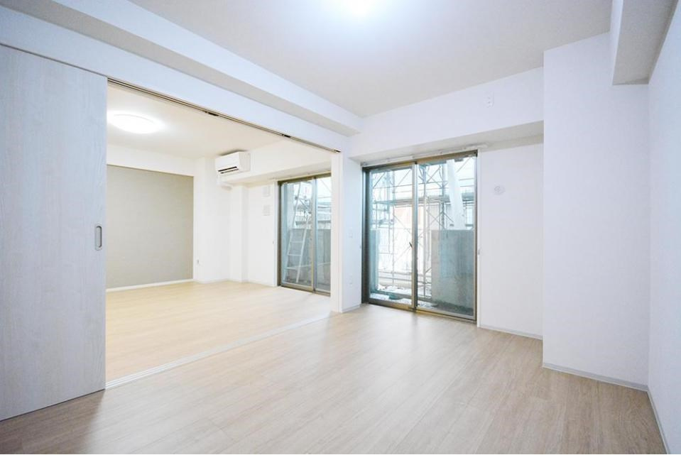 ブルーミンメドー本山の居間・リビング