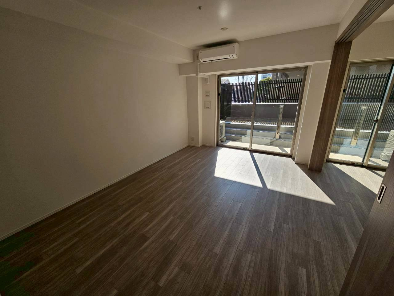 ミレーネ神戸住吉本町の居間・リビング