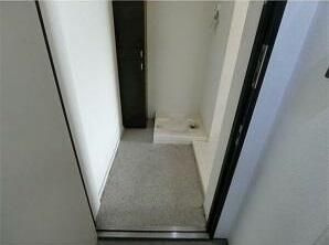 ライジングプレイス巣鴨の玄関