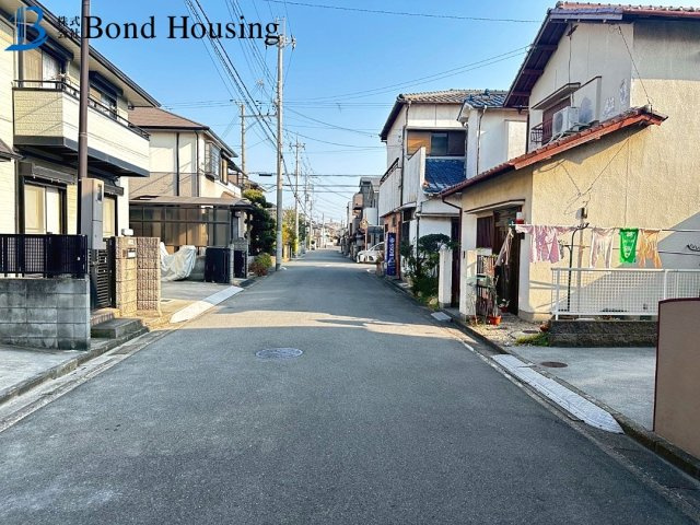 パナホーム施工・山陽「西二見駅」徒歩約10分　西二見　築31年の前面道路含む現地写真