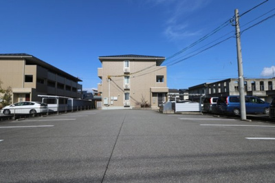 【駐車場】 | グラン・トレスＪ