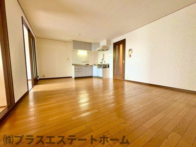 【居間・リビング】 | 鈴蘭泉台第二ハウス1号棟