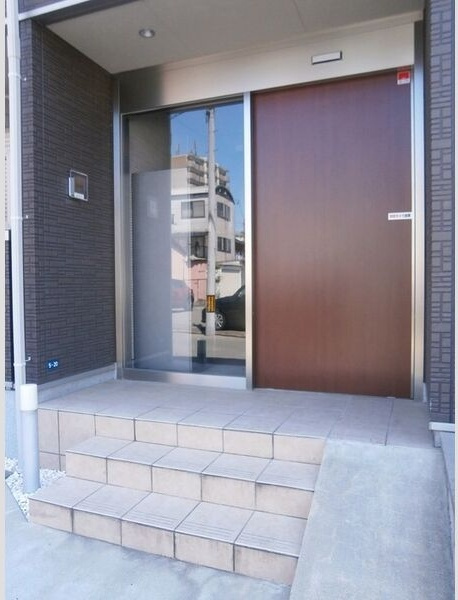 エポラール東別院のエントランス|ゆとりのあるエントランスです