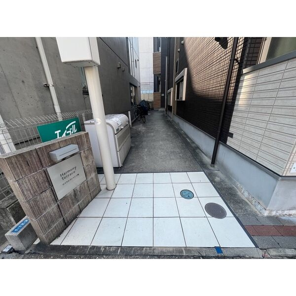 ロイヤルクレスト八熊のエントランス|清潔なエントランスです