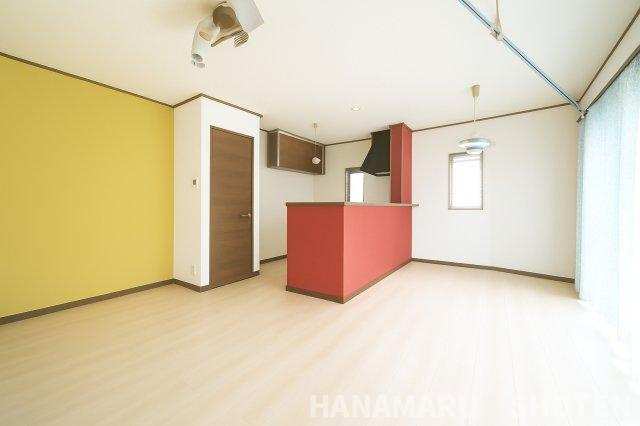 中古　千葉市中央区都町の居間・リビング|※本画像は入居者様の家具をCGで消した画像であり、現況と異なる可能性がございます。