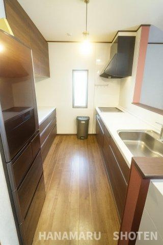 中古　千葉市中央区都町のキッチン|※本画像は入居者様の家具をCGで消した画像であり、現況と異なる可能性がございます。