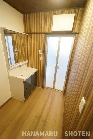 中古　千葉市中央区都町の脱衣所|※本画像は入居者様の家具をCGで消した画像であり、現況と異なる可能性がございます。