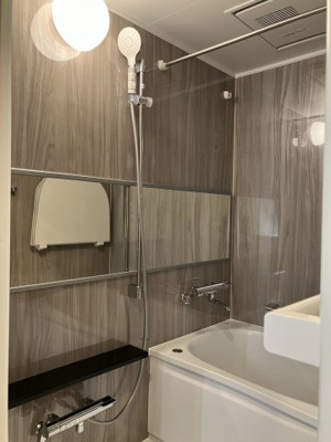 【浴室】 | ライオンズマンション発寒中央 | 使い勝手のいいワイドミラー付きです♪