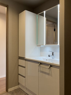 【独立洗面台】 | ライオンズマンション発寒中央 | 収納力豊富なドレッサー♪
