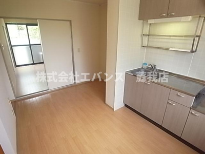 【居間・リビング】 | ジョイ・フィールド | ゆったりとした居間です