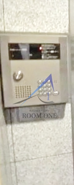 クイーンズコート福住のセキュリティ|オートロックです。