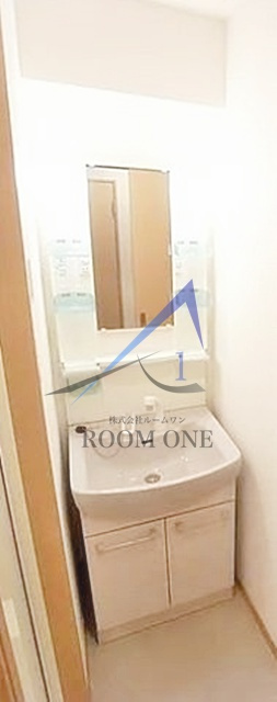 クイーンズコート福住の洗面所|洗面台です。