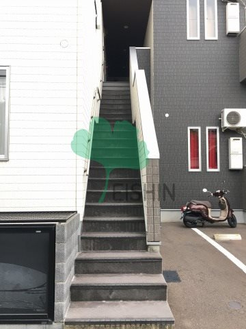 アンピオ南福岡のエントランス