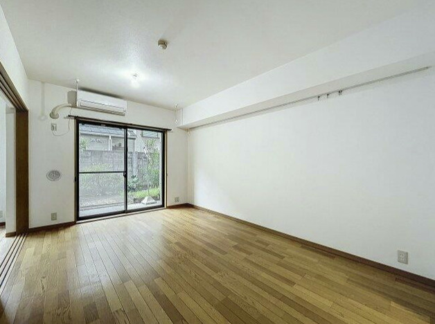 ベルハイム下北沢の居間・リビング