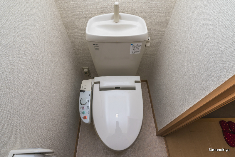 エトワールのトイレ|トイレ　ウォシュレット付き。