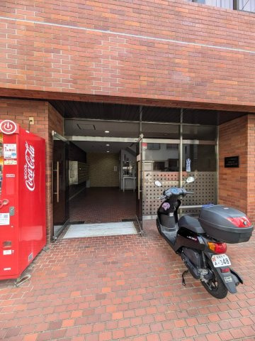 ニューいわきビルのエントランス