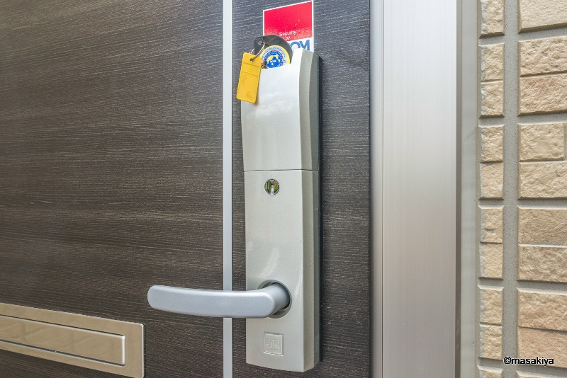 プラティーク・Ｍのエントランス|カードキー