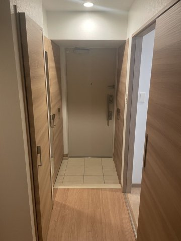 ALFACIO De Claveの玄関