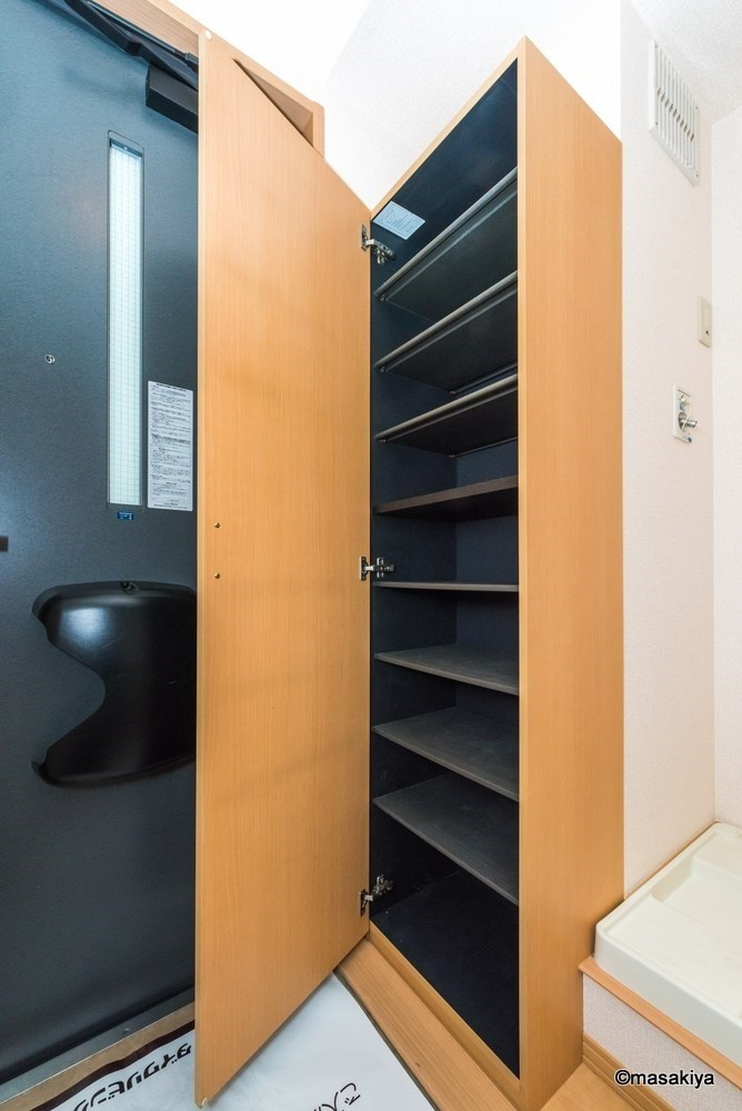 ラ・シャストⅡの玄関|下駄箱