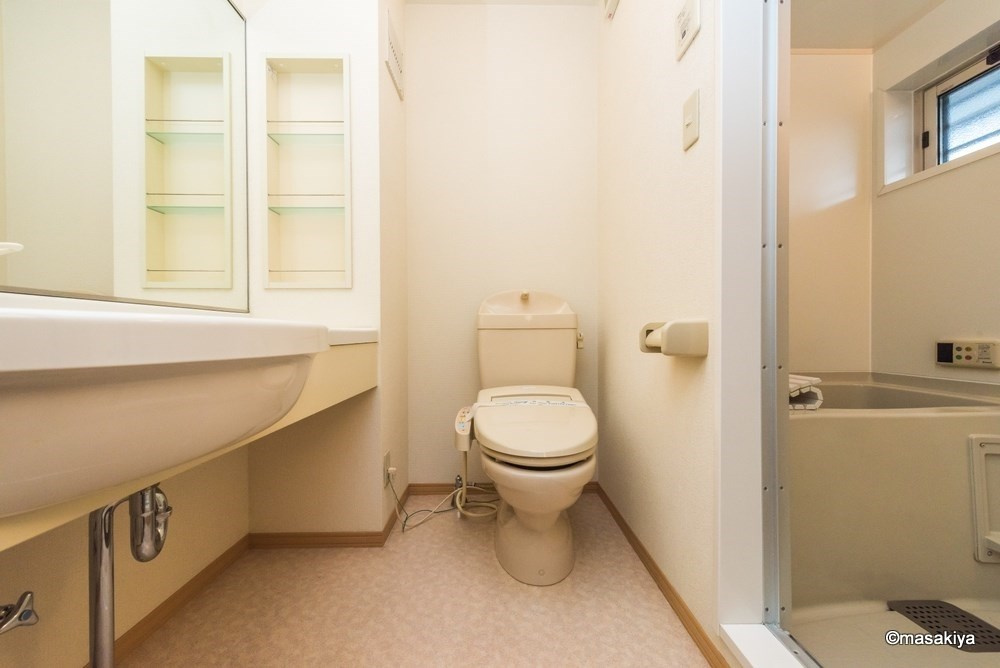 ラ・シャストⅡのトイレ|洗面・脱衣　トイレ