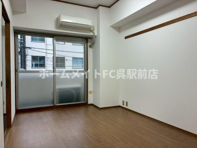 センチュリー本通の居間・リビング