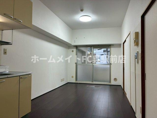 センチュリー本通の居間・リビング