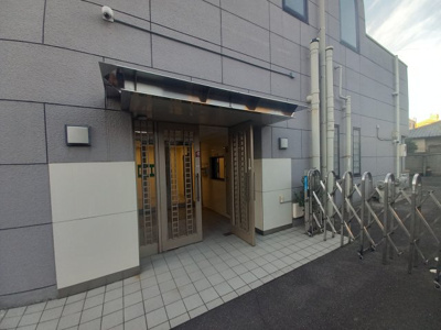 【エントランス】 | 高槻クリスタルビル