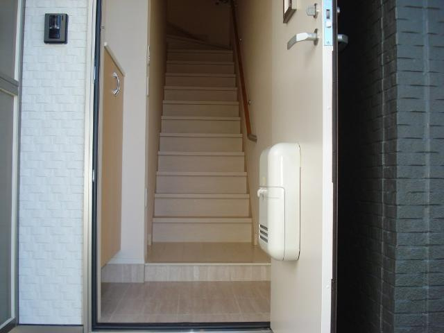 サザン　テラスの玄関|専用階段