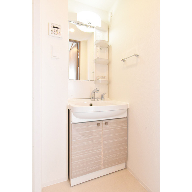 エスリード栄イーストスクエアの洗面所