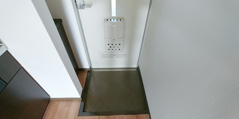 大田区田園調布１丁目のアパートの玄関