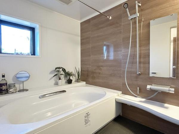 多摩川河川敷沿い　世田谷区鎌田2丁目売地のその他|現況建物
１６２４サイズのゆったりとお過ごしいただけるバスルームです。心と身体の疲れを癒してくれる安らぎの空間♪