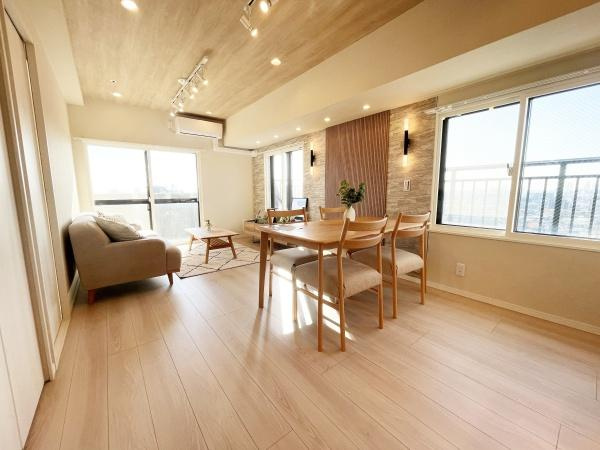 マイキャッスル大森町エクセレントステージの居間・リビング