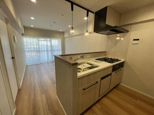 【居間・リビング】 | マンション池上 | キッチンからリビングダイニングまで見渡せて、ご家族のコミュニケーションも取りやすい間取りです