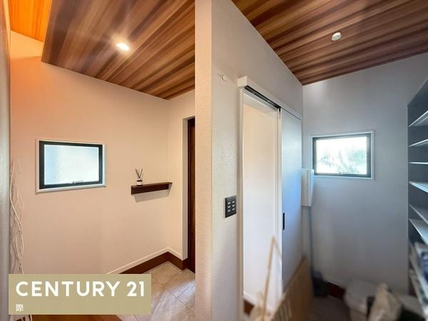 和歌山市次郎丸　中古戸建の玄関