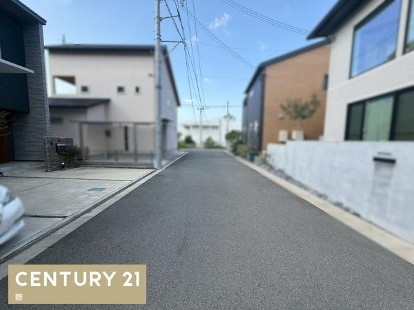 和歌山市次郎丸　中古戸建の前面道路含む現地写真