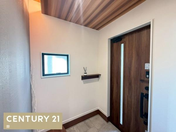 和歌山市次郎丸　中古戸建の玄関