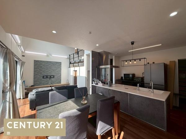 和歌山市次郎丸　中古戸建の居間・リビング