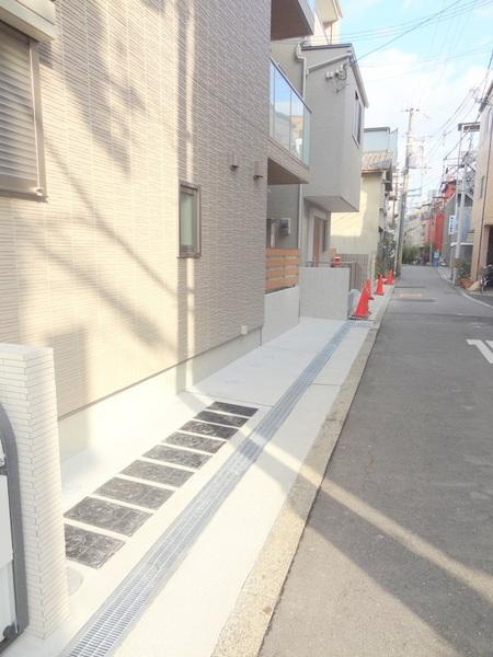 シャーメゾンKOGACHIのエントランス|★駐輪スペース★